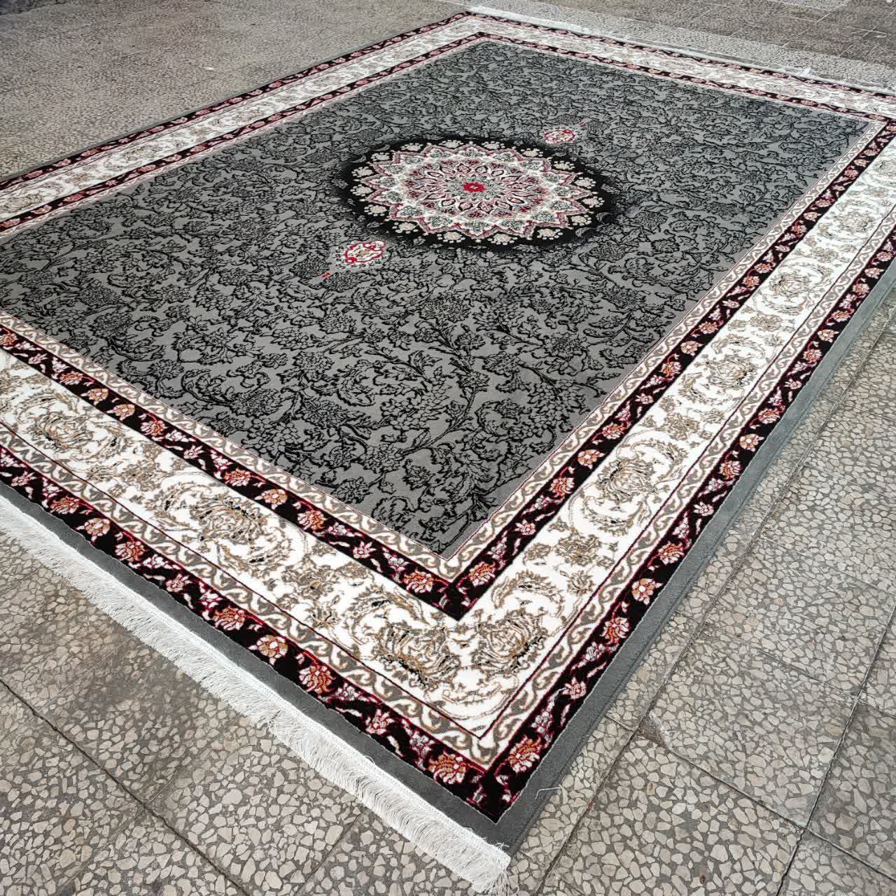 فرش طرح 700 شانه تراکم 1500 مدل تینا طوسی تیره حاشیه کرم (ارسال رایگان)